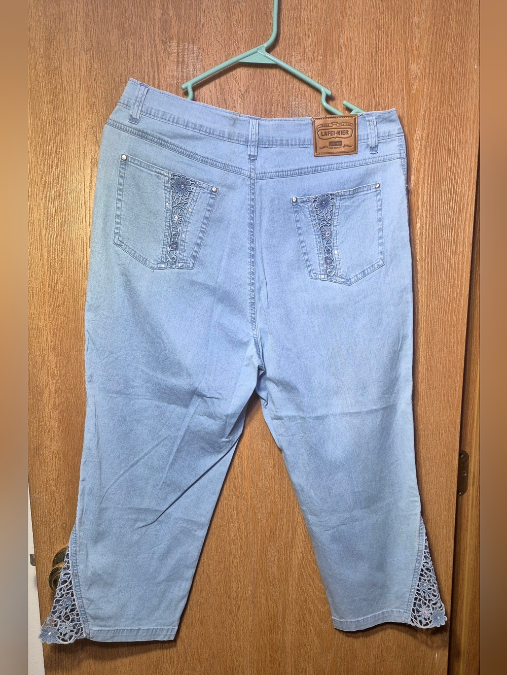 Lafei-Nier Rhinestoned Laced Capris 12